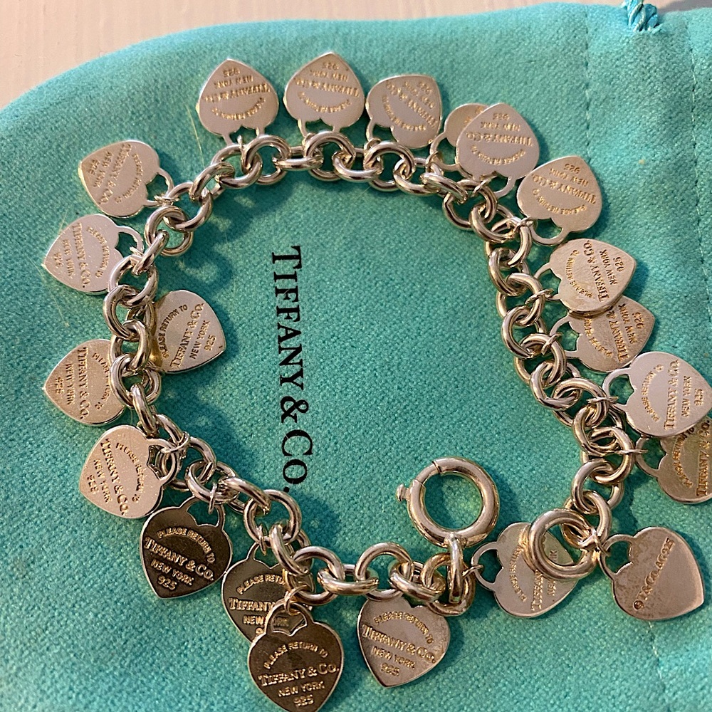Let your wrist SPARKLE with this retired/classic piece of Tiffany’s jewelry!!